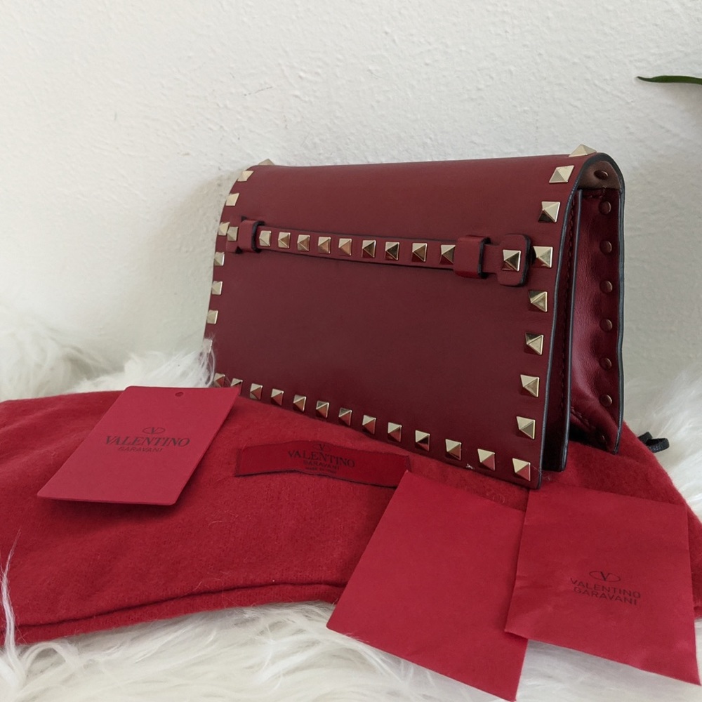 *Final sale*Valentino rockstud clutch